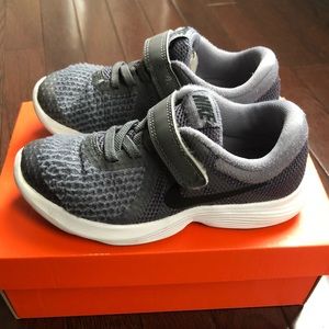 Nike Kids' Revolution 4 Sneaker Toddler